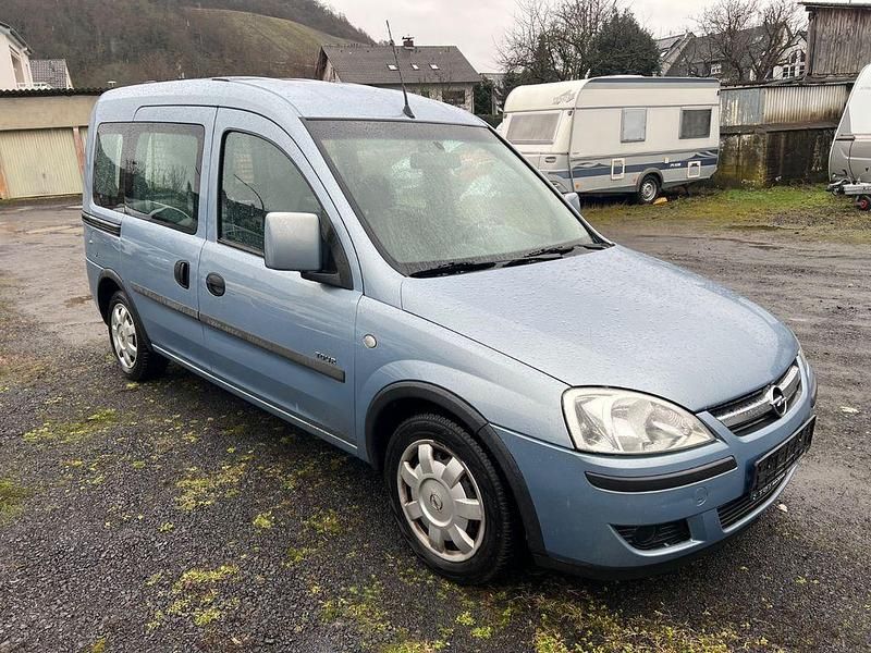 Gebraucht Opel Combo 101 PS (74 kW) 2003 Blau Van / Kleinbus