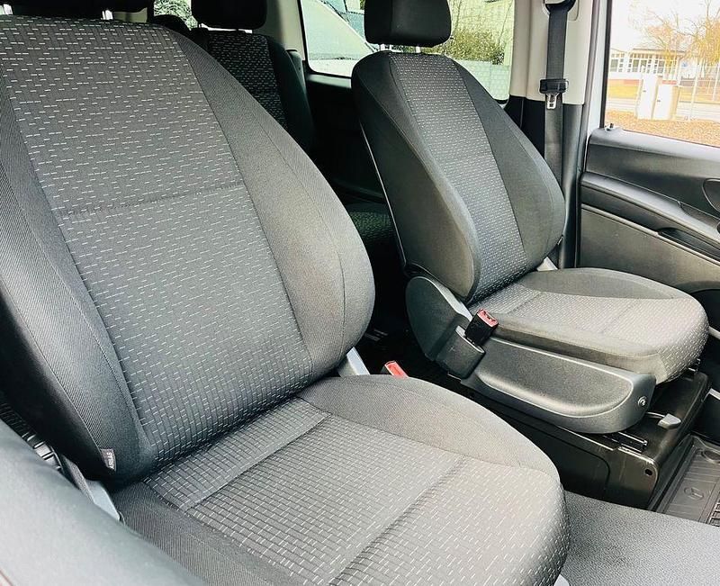 Gebraucht Mercedes V200 136 PS (100 kW) 2023 Weiß Van / Kleinbus