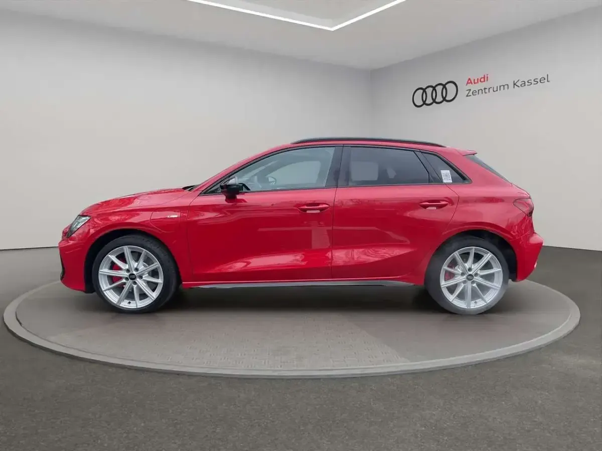 Gebraucht Audi A3 S-Line 272 PS (200 kW) 2025 Rot Limousine