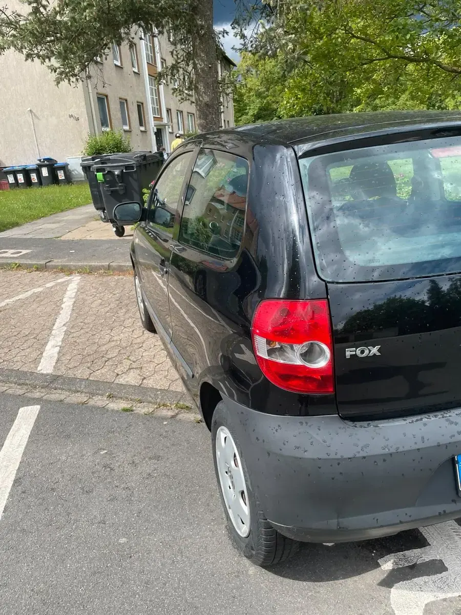 Gebraucht VW Fox 74 PS (54 kW) 2006 Schwarz Kleinwagen