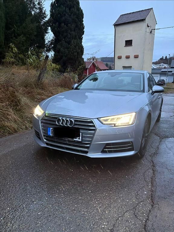 Silber Gebraucht 2016 Audi A4 Ambiente Limousine | 16.100 € (Superpreis) - Bild 1/4