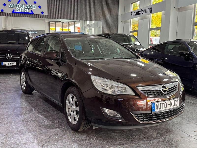 Braun Gebraucht 2012 Opel Astra Kombi | 3.900 € (Guter Preis) - Bild 1/4