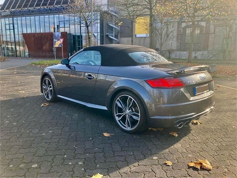 Gebraucht Audi TT Roadster Ambiente 310 PS (228 kW) 2017 Grau Cabrio