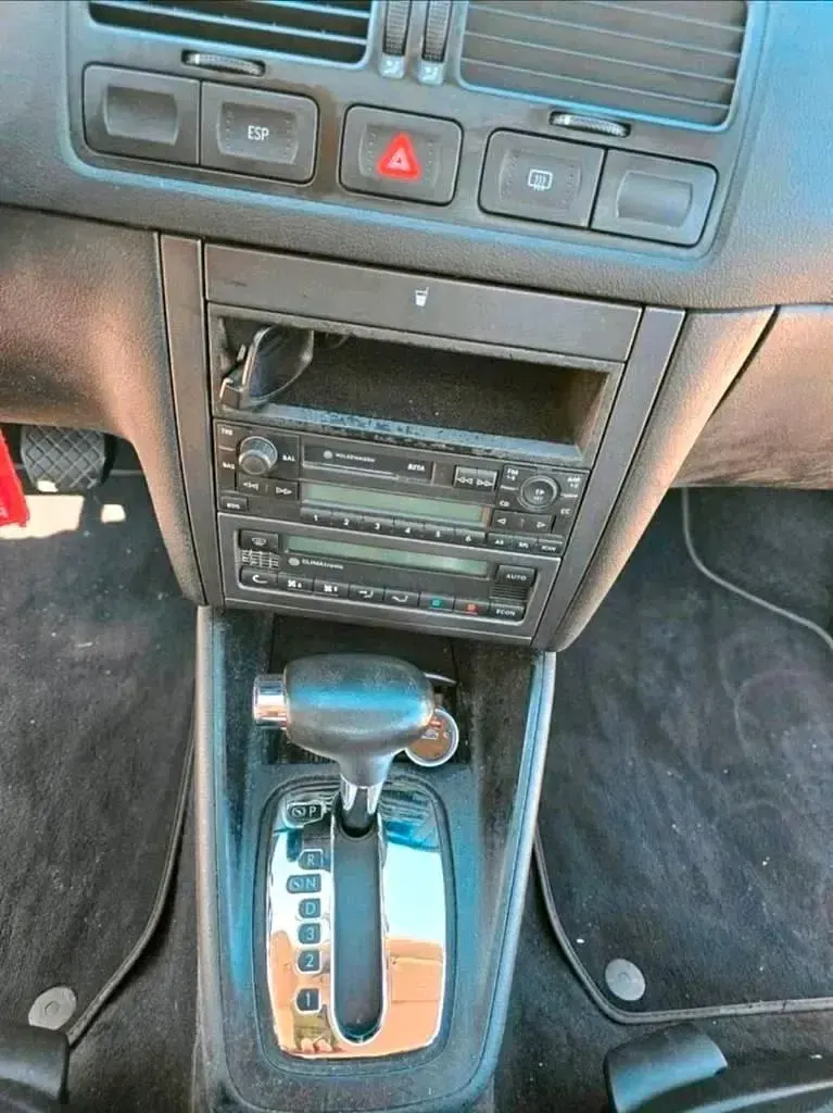 Gebraucht VW Golf IV Edition 102 PS (75 kW) 2000 Gold Limousine