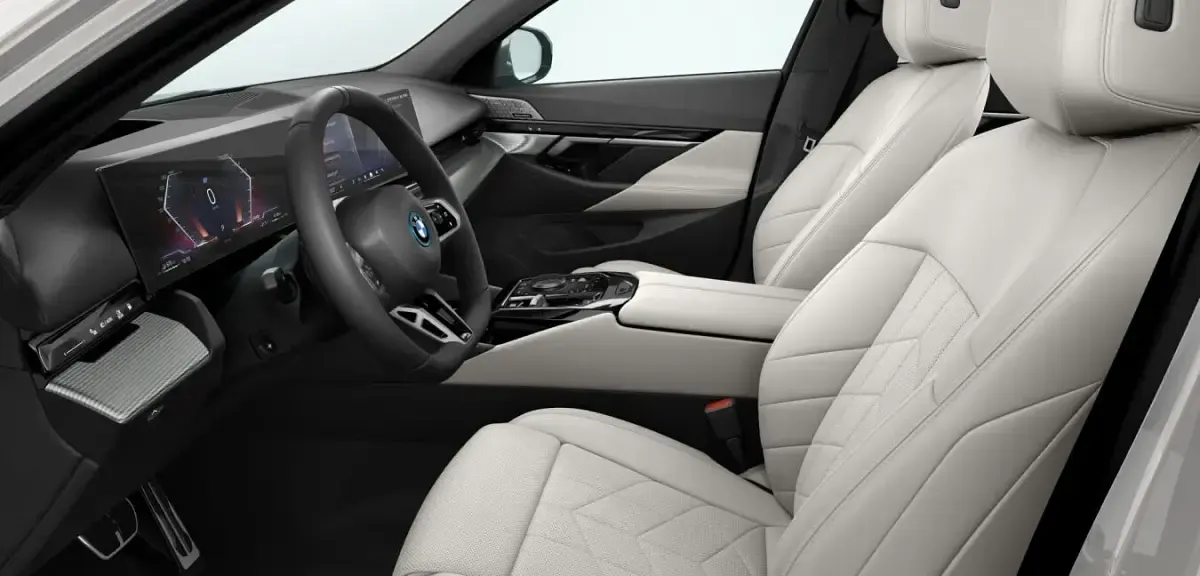 Gebraucht BMW 550e Comfort Edition 489 PS (359 kW) 2026 Grau Kombi