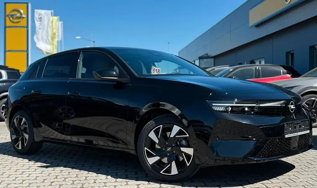 Neu Opel Astra 145 PS (106 kW) 2026 Schwarz Limousine