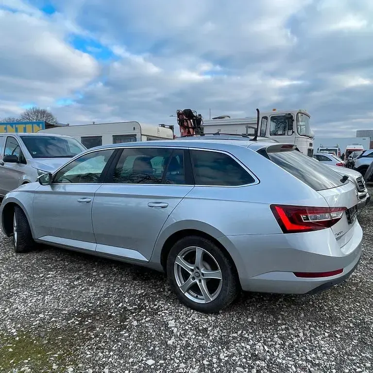 Gebraucht Skoda Superb Style 190 PS (139 kW) 2017 Silber Limousine