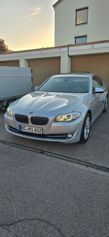Silber Gebraucht 2013 BMW 528 Limousine | 16.500 € (Fairer Preis) - Bild 1/4