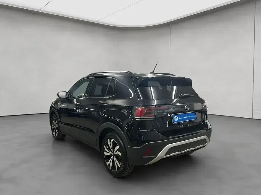 Gebraucht VW T-Cross Life 116 PS (85 kW) 2025 Deep black pearlescent SUV