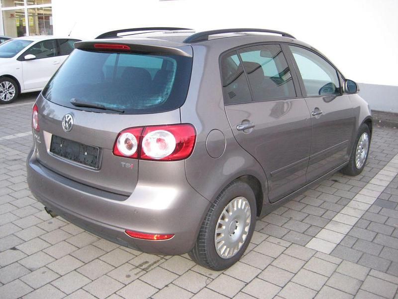 Gebraucht VW Golf Plus Comfortline 122 PS (89 kW) 2009 Braun Van / Kleinbus