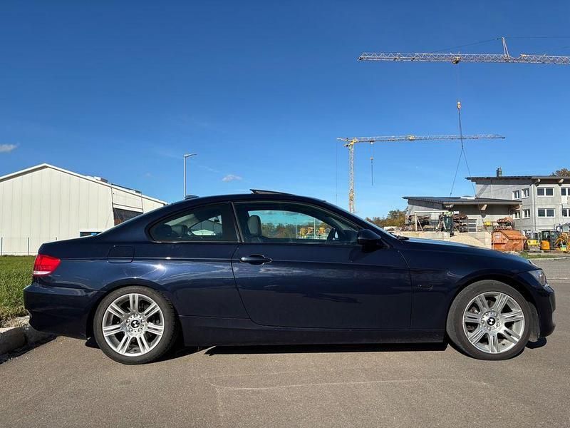 Second-hand BMW 320 170 CP (125 kW) 2007 Albastru Coupe