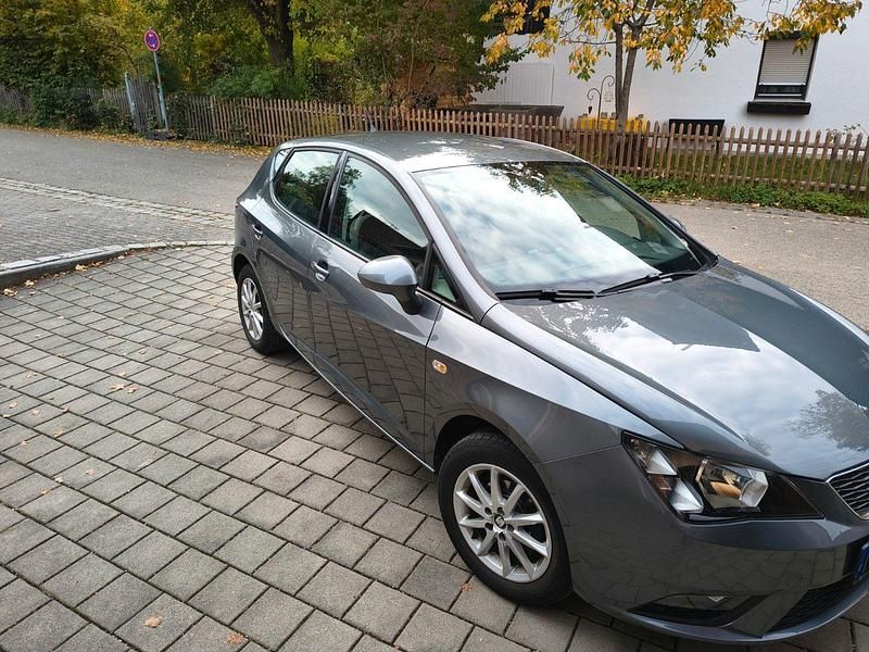 Grau Gebraucht 2016 Seat Ibiza Style Kleinwagen | 7.700 € (Fairer Preis) - Bild 1/4