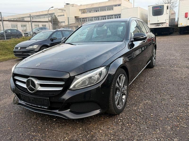 Schwarz Gebraucht 2017 Mercedes C250 Kombi | 14.042 € (Fairer Preis) - Bild 1/4