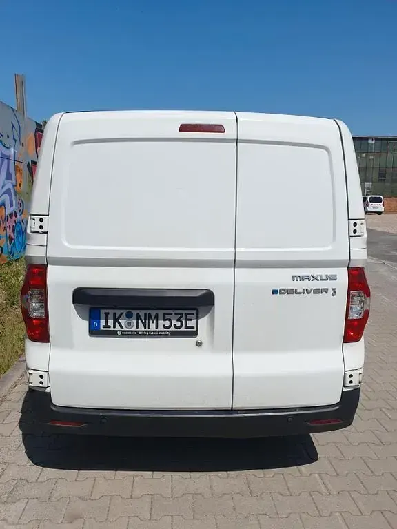 Begagnad Maxus eDeliver 3 89 kW (122 HK) 2023 Vit Van