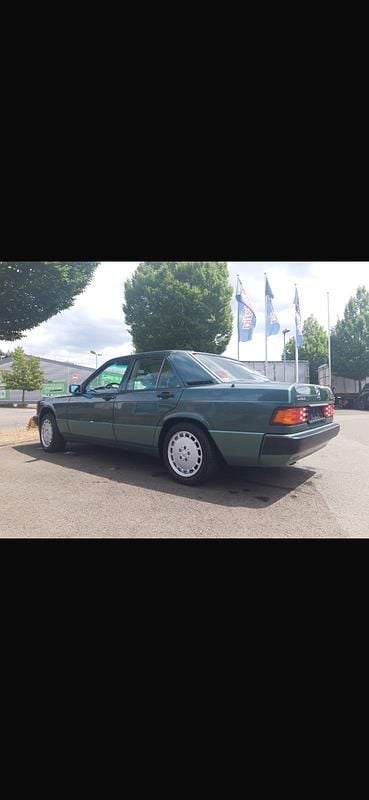 Gebraucht Mercedes 190 160 PS (117 kW) 1992 Grün Limousine