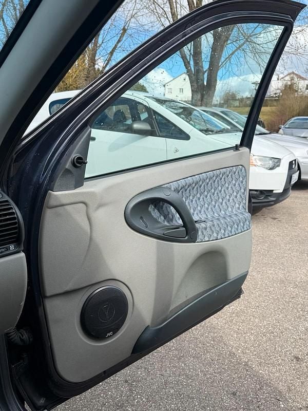 Gebraucht Lada Kalina 65 PS (47 kW) 2009 Blau Limousine