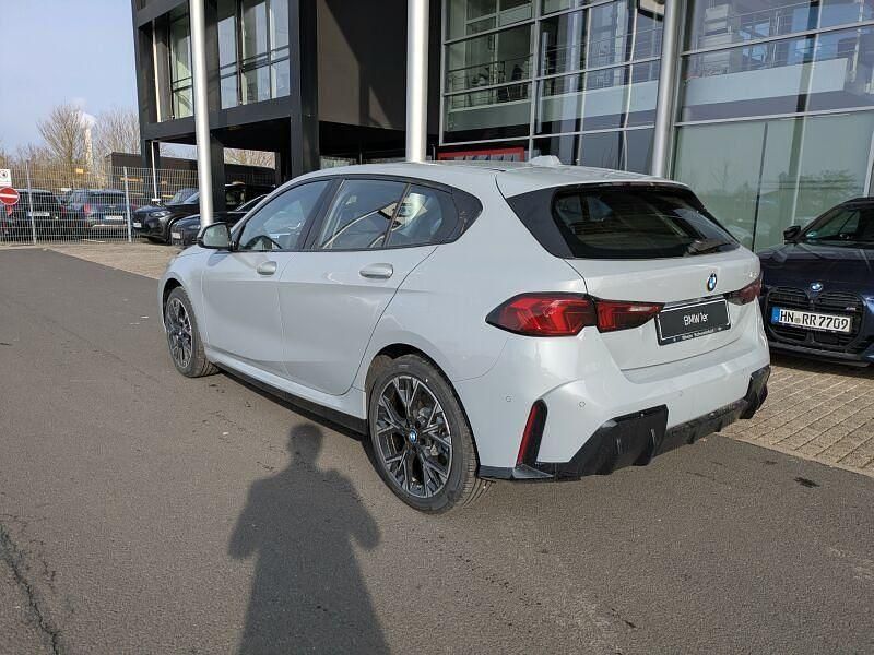 Neu BMW 120 156 PS (114 kW) 2026 Grau Kleinwagen