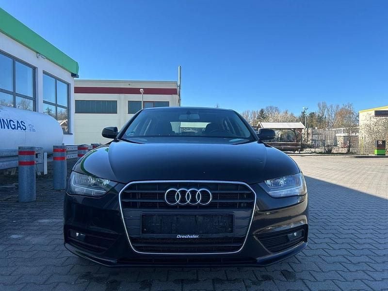 Gebraucht Audi A4 Attraction 204 PS (150 kW) 2012 Schwarz Limousine