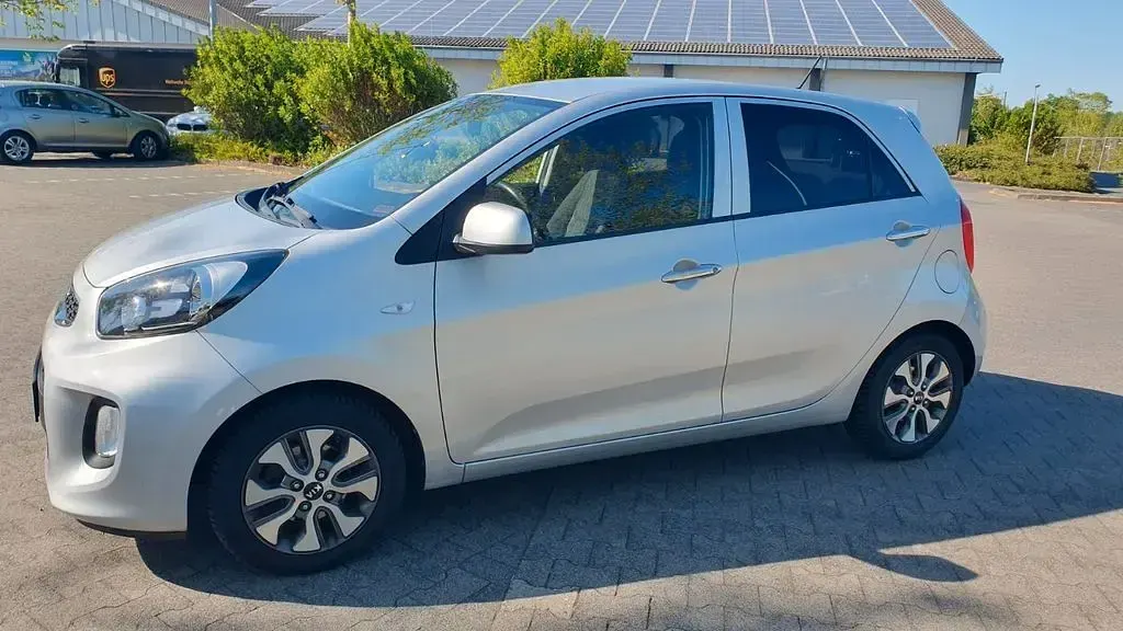 Używany Kia Picanto 67 KM (49 kW) 2016 Srebrny Hatchback