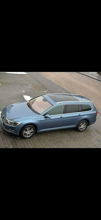 Blau Gebraucht 2015 VW Passat Comfortline Kombi | 8.000 € (Guter Preis) - Bild 1/4