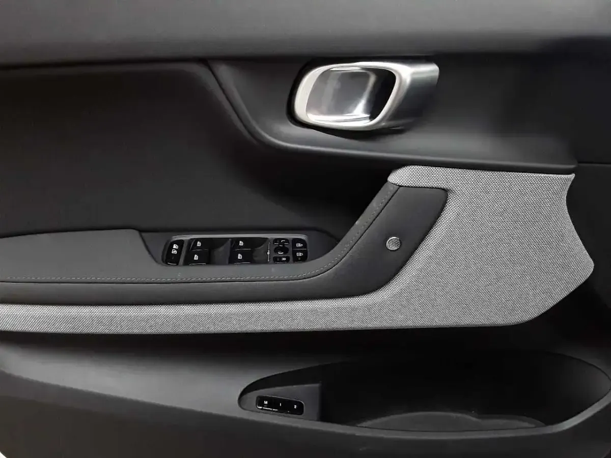 Gebraucht Polestar 2 309 kW (421 PS) 2023 Magnesium metallic Kleinwagen