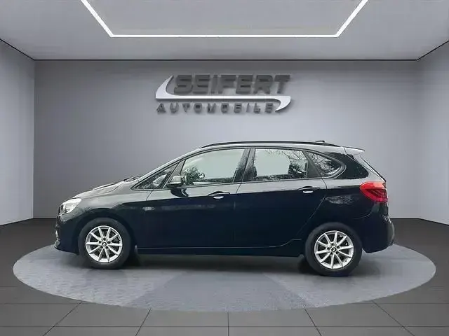 Gebraucht BMW 216 Active Tourer Advantage 116 PS (85 kW) 2019 Black sapphire metallic Van / Kleinbus