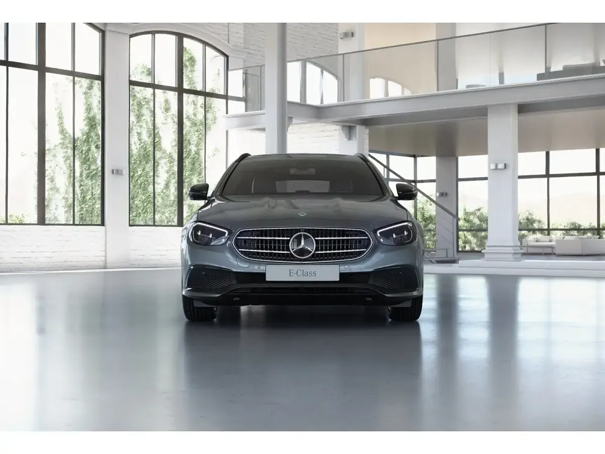 Gebraucht Mercedes E300 Night 265 PS (194 kW) 2023 Grau Kombi
