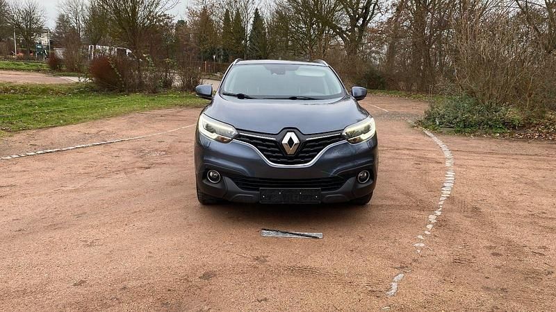 Grau Gebraucht 2018 Renault Kadjar Experience SUV | 11.500 € (Fairer Preis) - Bild 1/4