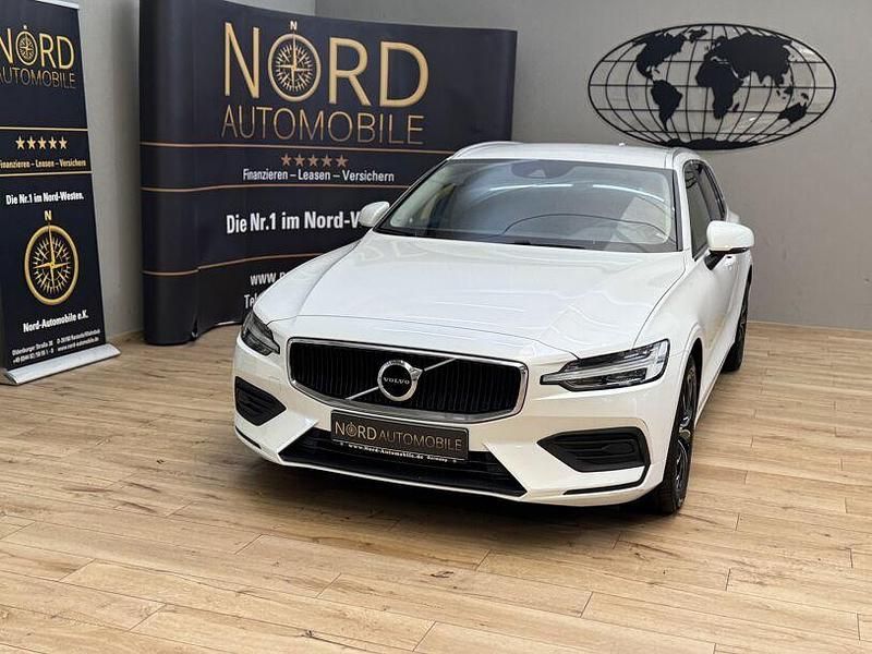 Crystal white metallic (metallic) Gebraucht 2020 Volvo V60 Momentum Kombi | 21.849 € (Guter Preis) - Bild 1/3
