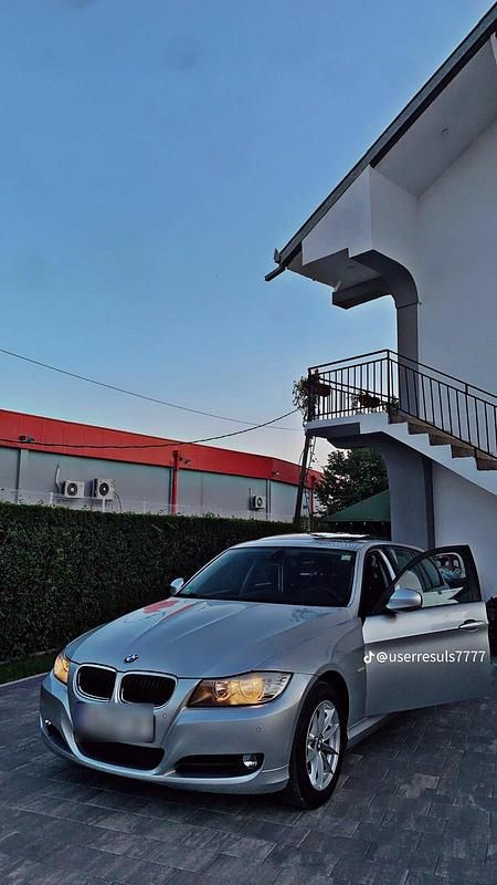 Gebraucht BMW 320 177 PS (130 kW) 2009 Silber Kombi