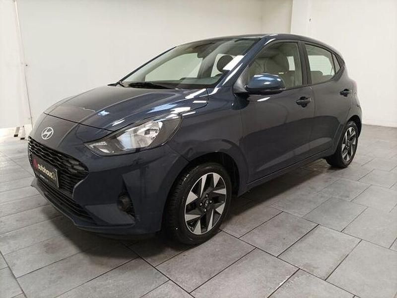 Gebraucht Hyundai i10 Trend 84 PS (61 kW) 2023 Grau Kleinwagen