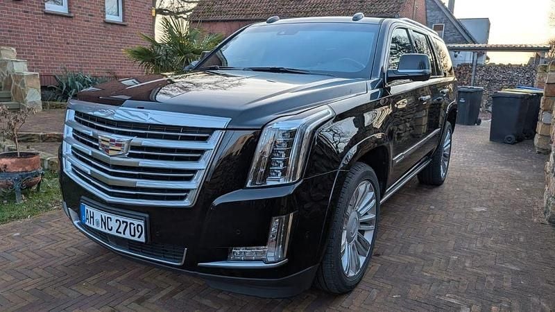 Gebraucht Cadillac Escalade 426 PS (313 kW) 2019 Schwarz SUV