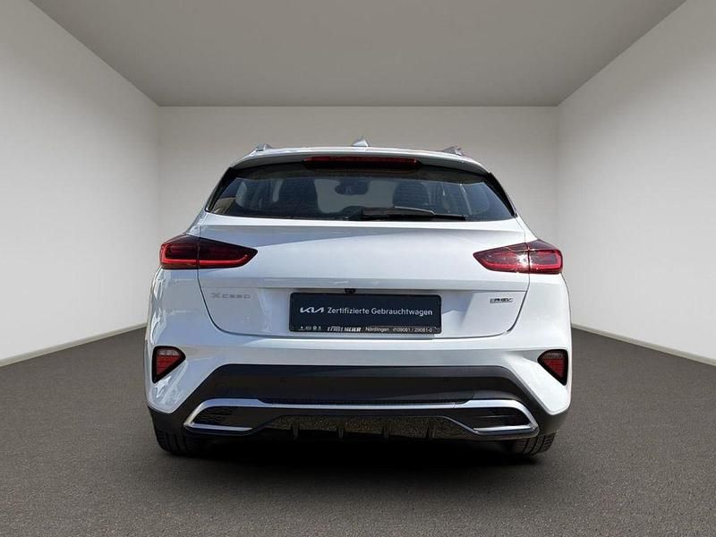 Gebraucht Kia XCeed Vision 105 PS (77 kW) 2022 (wd) cararraweiss SUV
