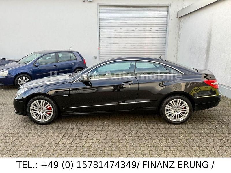 Gebraucht Mercedes E220 170 PS (125 kW) 2012 Schwarz Coupé