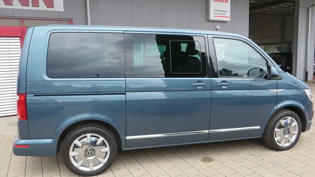 Second-hand VW Multivan 204 CP (150 kW) 2016 Verde Monovolum