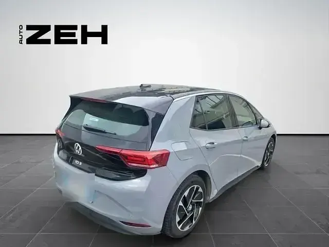 Gebraucht VW ID.3 Pro Performance 150 kW (204 PS) 2023 Mondsteingrau schwarz Kleinwagen