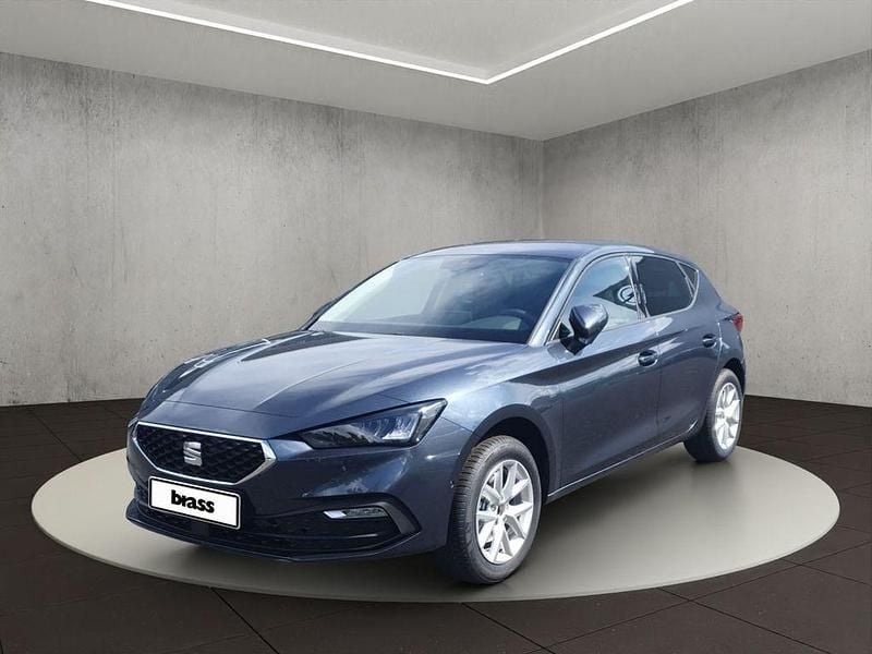 Grau Neu 2025 Seat Leon Limousine | 25.980 € (Superpreis) - Bild 1/4