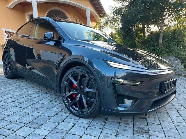 Neu 2025 Tesla Model Y Performance SUV | 63.800 € - Bild 1/4