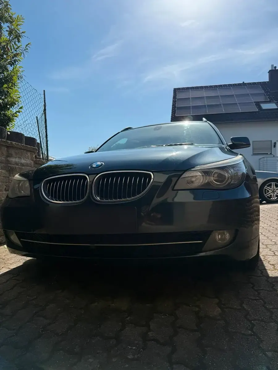 Gebraucht BMW 525 197 PS (144 kW) 2009 Grün Kombi