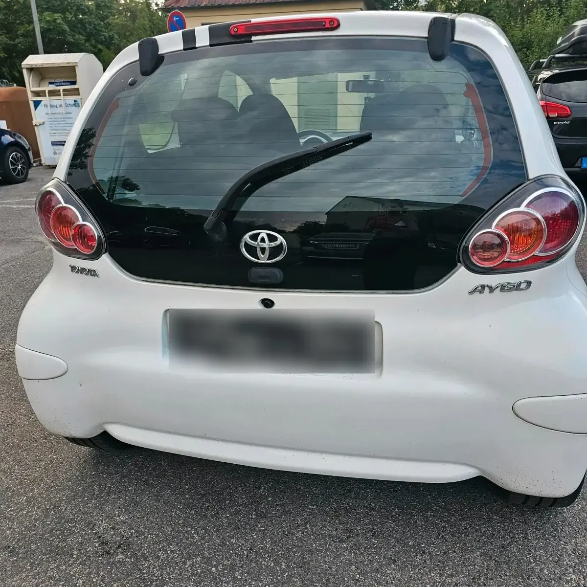 Gebraucht Toyota Aygo 68 PS (50 kW) 2011 Weiß Kleinwagen