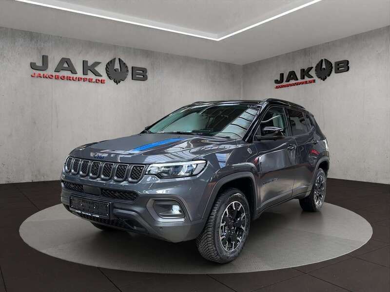Graphite grey Gebraucht 2022 Jeep Compass Trailhawk SUV | 37.990 € - Bild 1/4