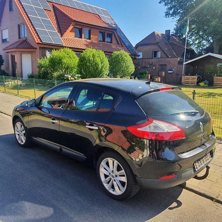 Schwarz Gebraucht 2011 Renault Mégane III Night&Day Limousine | 5.000 € (Teuer) - Bild 1/4