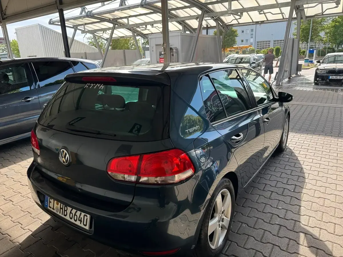 Gebraucht VW Golf VI 122 PS (89 kW) 2010 Blau Kleinwagen