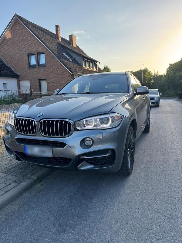 Grau Gebraucht 2016 BMW X6 M50 SUV | 25.700 € (Superpreis) - Bild 1/4