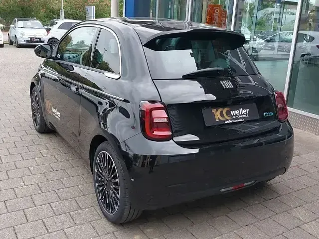 Gebraucht Fiat 500e La Prima 86 kW (118 PS) 2023 Onyx schwarz) (schwarz Limousine