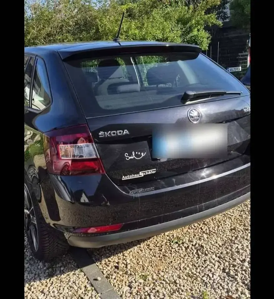 Gebraucht Skoda Rapid 95 PS (69 kW) 2017 Schwarz Kleinwagen