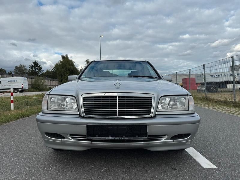 Silber Gebraucht 1998 Mercedes C180 Limousine | 5.300 € (Teuer) - Bild 1/4