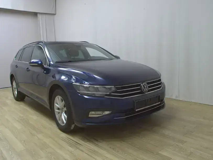 Gebraucht VW Passat Business 150 PS (110 kW) 2022 Blau Kombi