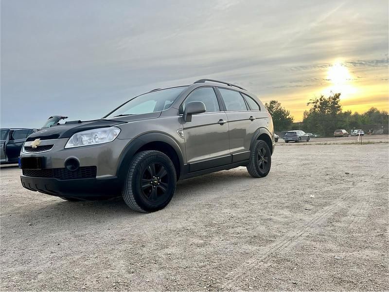 Braun Gebraucht 2009 Chevrolet Captiva SUV | 2.750 € (Guter Preis) - Bild 1/4