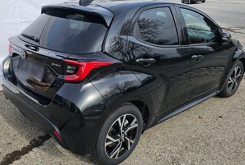 Gebraucht Toyota Yaris Hybrid 116 PS (85 kW) 2025 Schwarz Kleinwagen